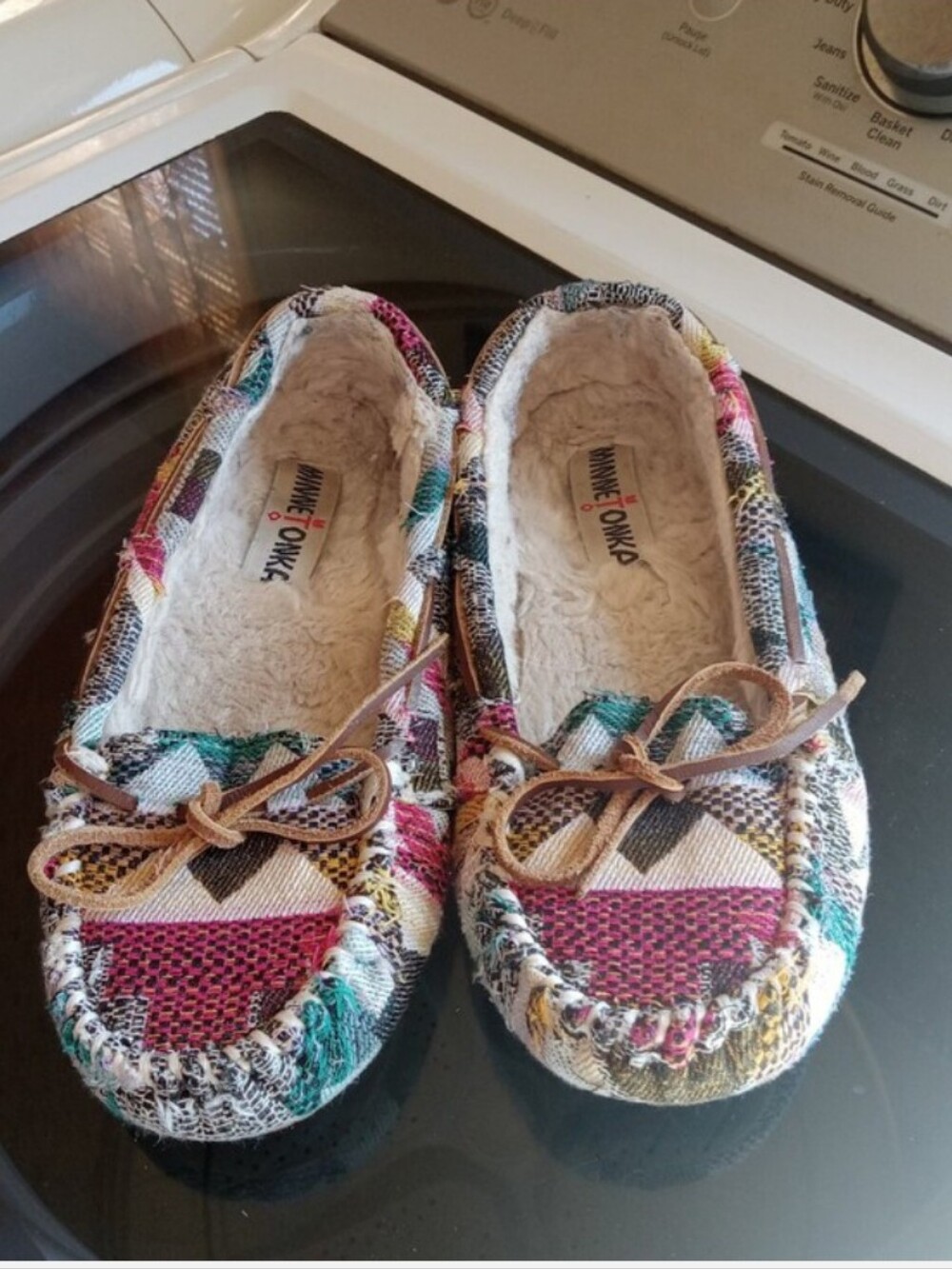 minnetonka moccasins Aztec Tribal Slip On Loafer 7M Casual Warm Outdoor